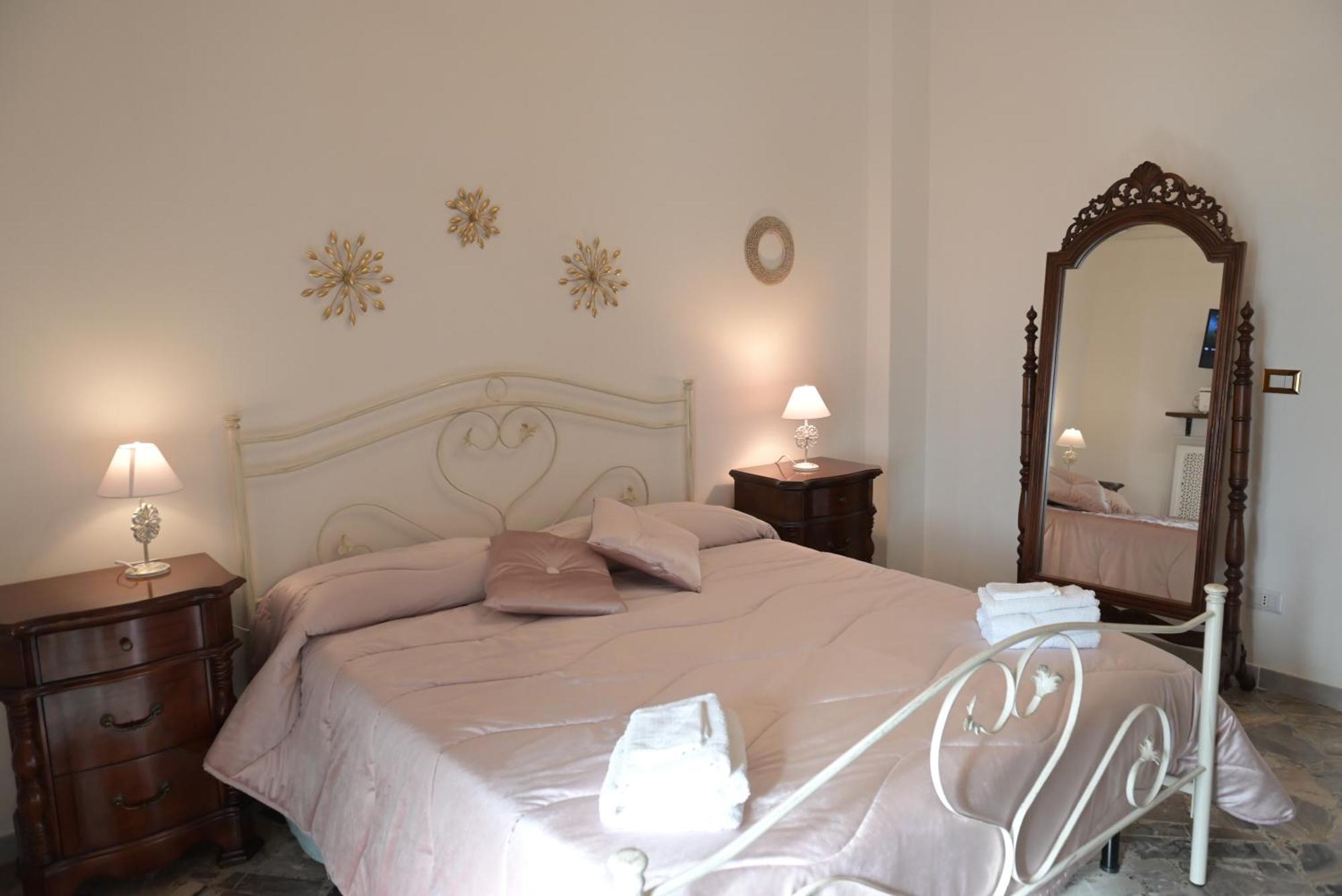 The Rooms Of Swami Барі Екстер'єр фото