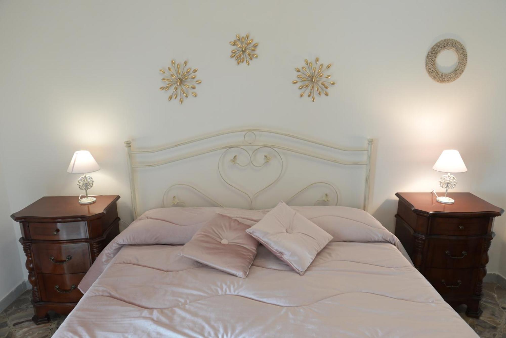 The Rooms Of Swami Барі Екстер'єр фото