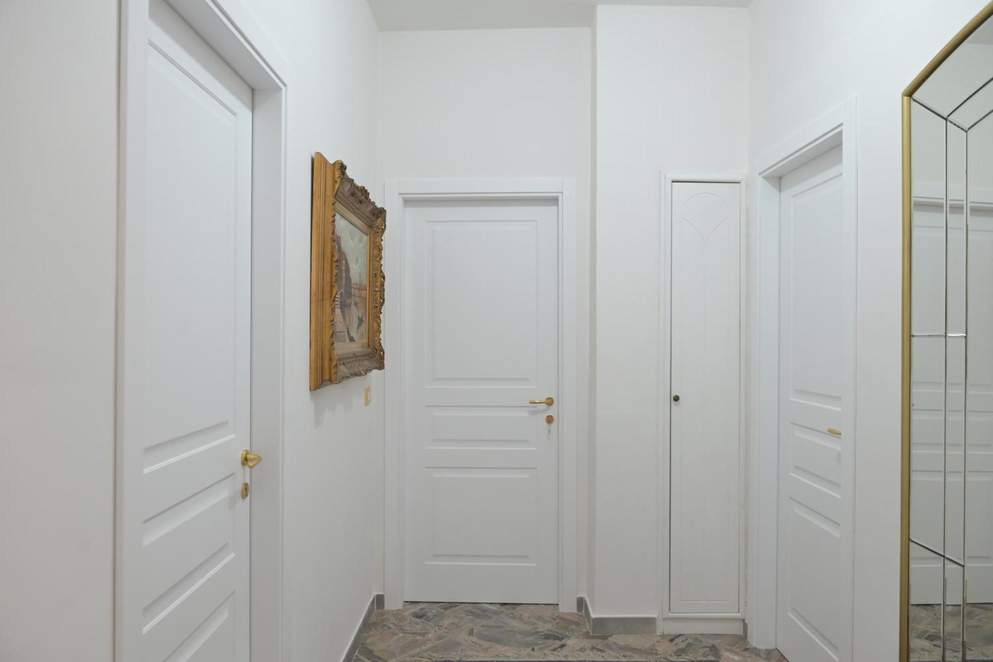 The Rooms Of Swami Барі Екстер'єр фото