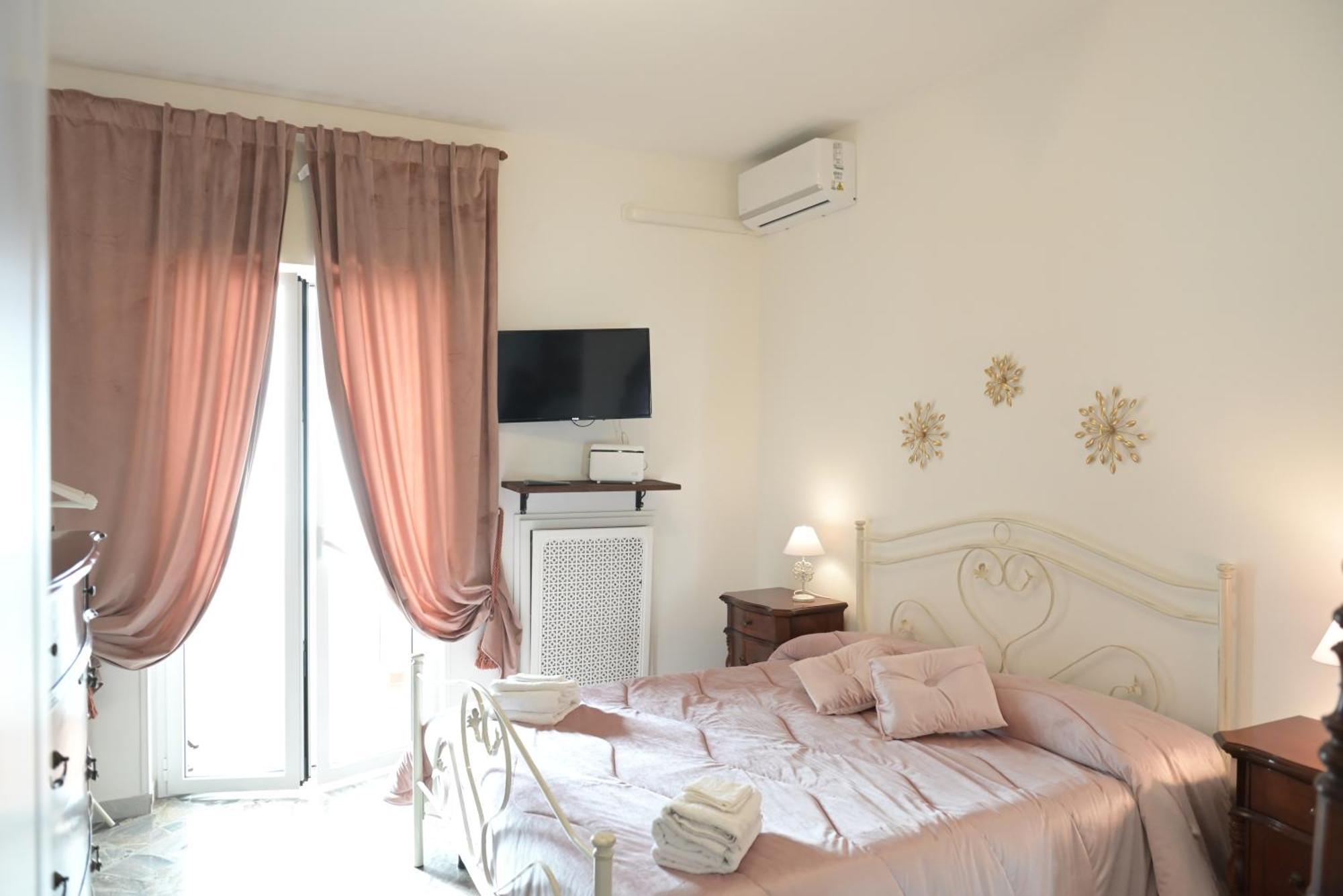 The Rooms Of Swami Барі Екстер'єр фото