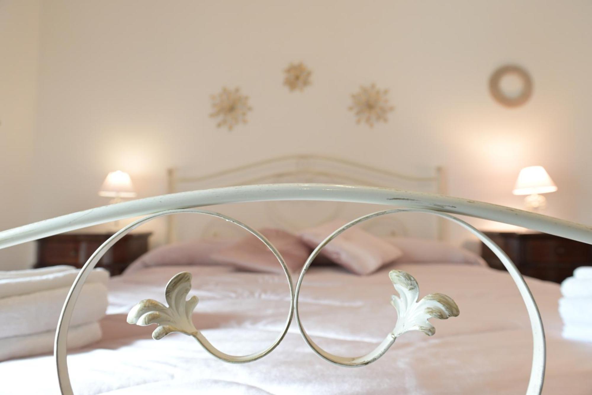 The Rooms Of Swami Барі Екстер'єр фото